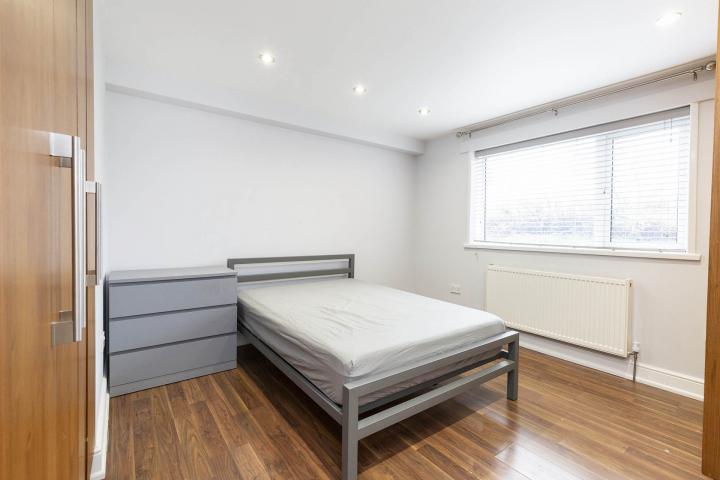 Stunning Sharers House Burnley Road, Dollis Hill